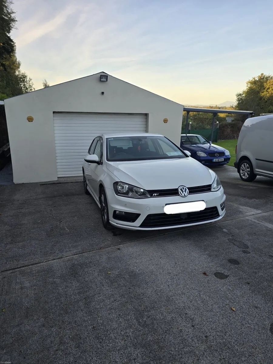 2016 Volkswagen Golf 1.6 TDI R-Line - Image 1