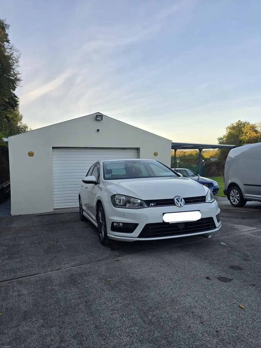 2016 Volkswagen Golf 1.6 TDI R-Line - Image 4