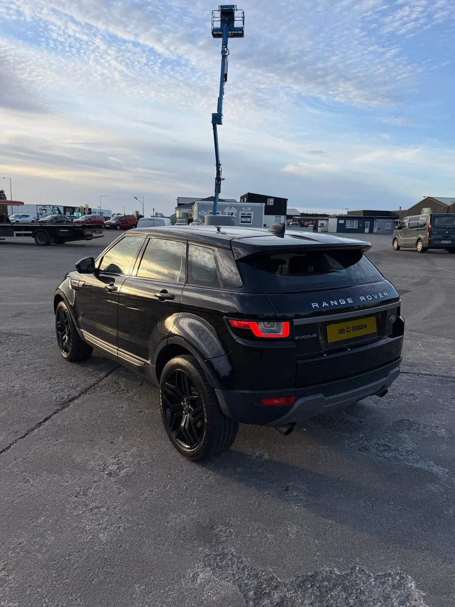Land Rover Range Rover Evoque 2.0 ED4 SE Manual - Image 4