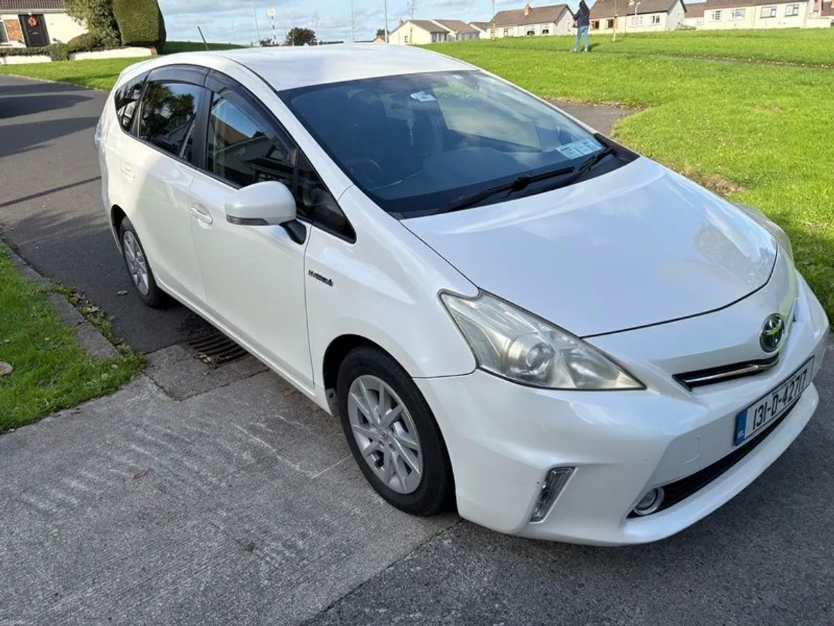 2013 Toyota Prius alfa 7 seater first owner - Image 1