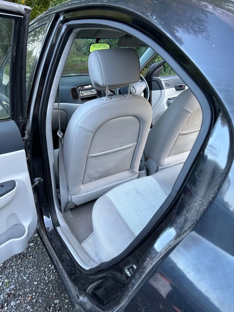 Hyundai Accent 2007 - Image 6