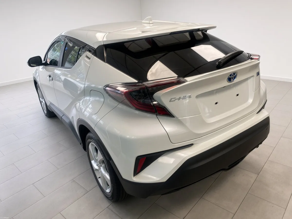 Toyota CHR 1.8 - Image 4