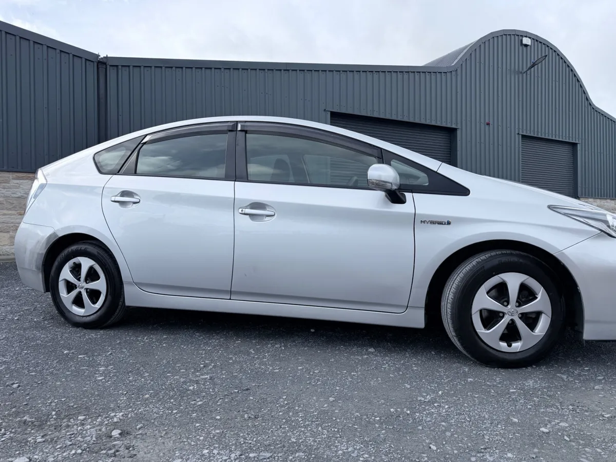 Toyota Prius 152’ 1.8 Petrol/Hybrid LOW MILEAGE - Image 6