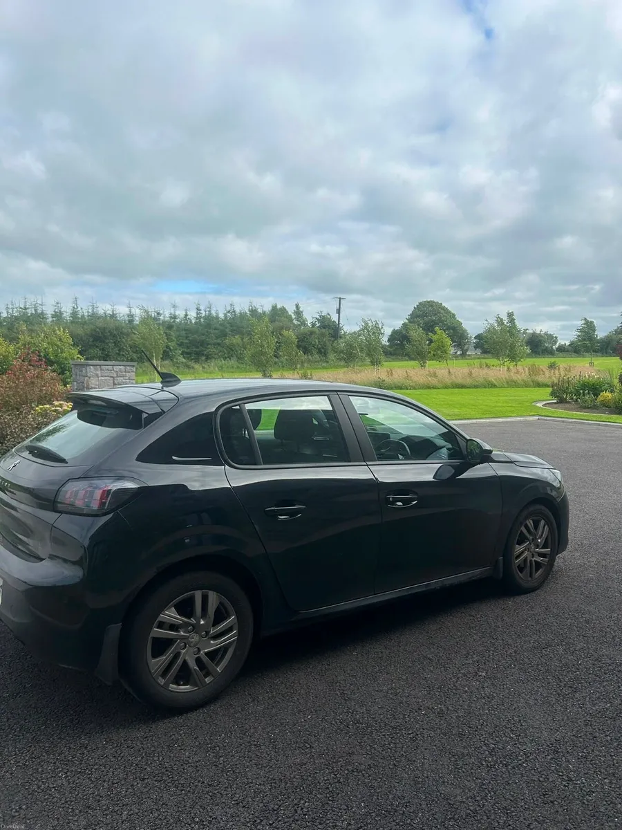 Peugeot 208 1.5 BlueHDI 100 bhp GT Line 2021 - Image 4
