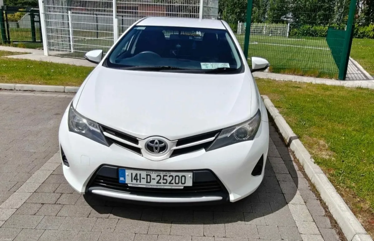Toyota Auris 2014 two seater - Image 2