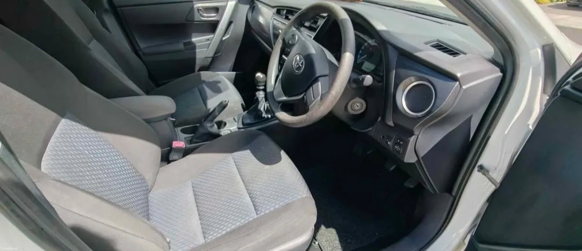 Toyota Auris 2014 two seater - Image 6