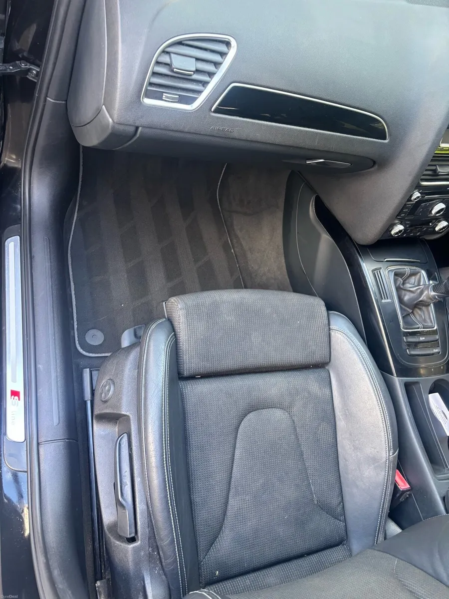 Audi a4 b8.5 black addition sline - Image 3