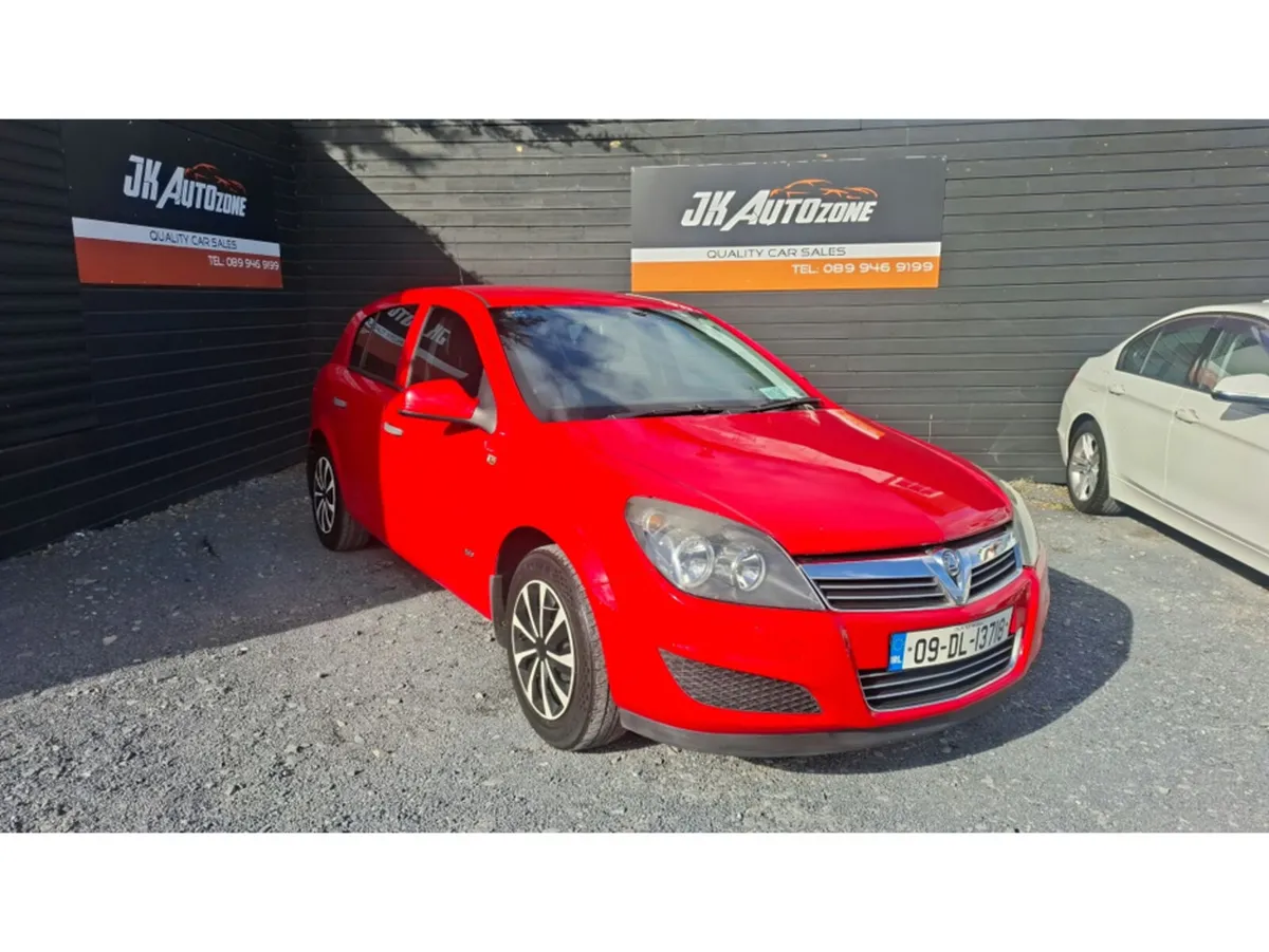 Vauxhall Astra LIFE 5DR - Image 1