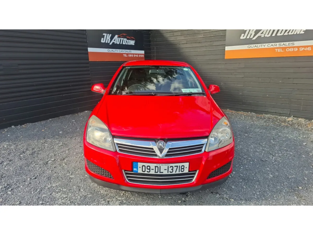 Vauxhall Astra LIFE 5DR - Image 2