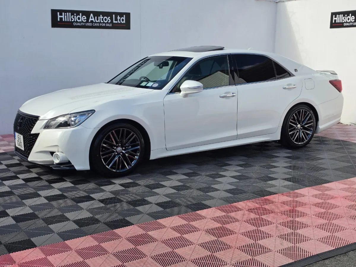 Toyota Crown ATHLETE TOMS KIT 2.5 PETROL HYBRID - Image 3