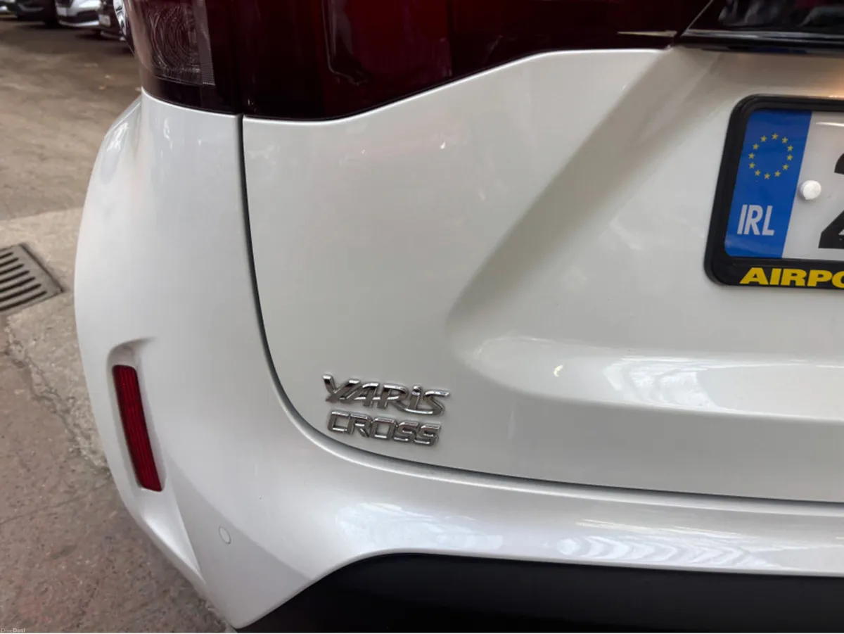 Toyota Yaris Cross 1.5 Hev only 39000 kms top spec - Image 4