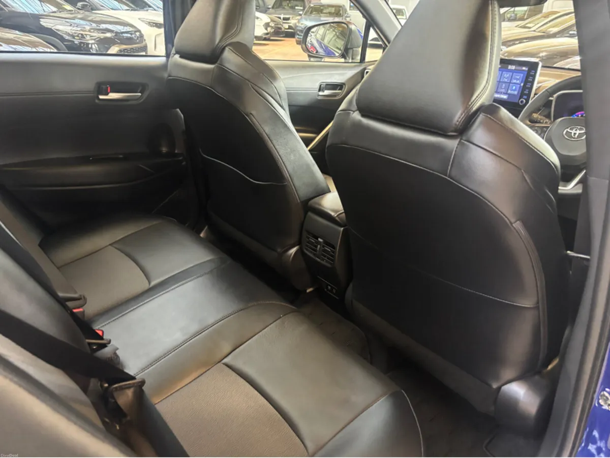 Toyota Corolla Cross CROSS 1.8 HEV only 4000 kms t - Image 5