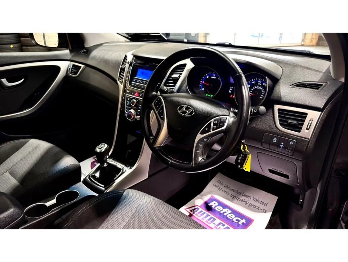 Hyundai i30 SE BLUE DRIVE 110PS 5DR - Image 3