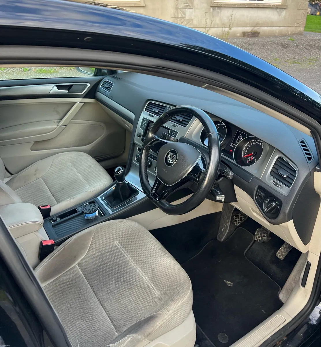 Volkswagen Golf - Image 5