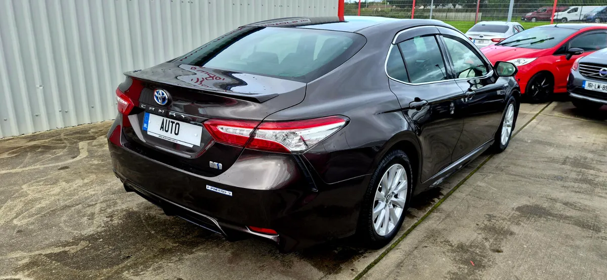 toyota camry hybrid/petrol auto new model low kms - Image 6