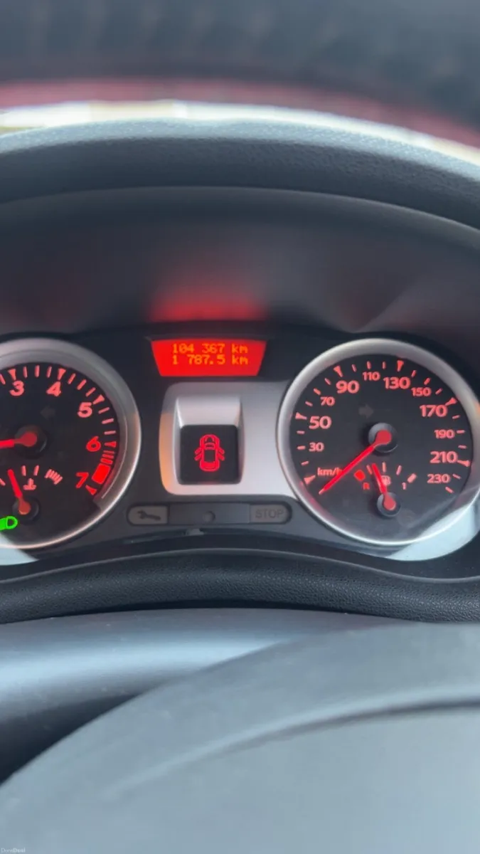 Renault Clio 2010 - Image 6