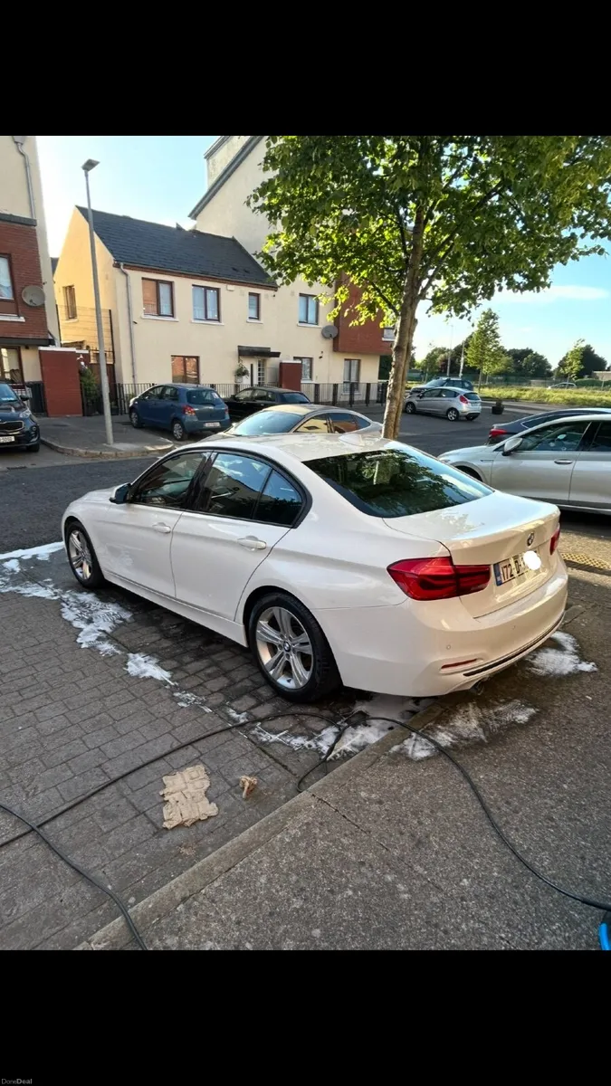 BMW 3-Series 2017 - Image 2