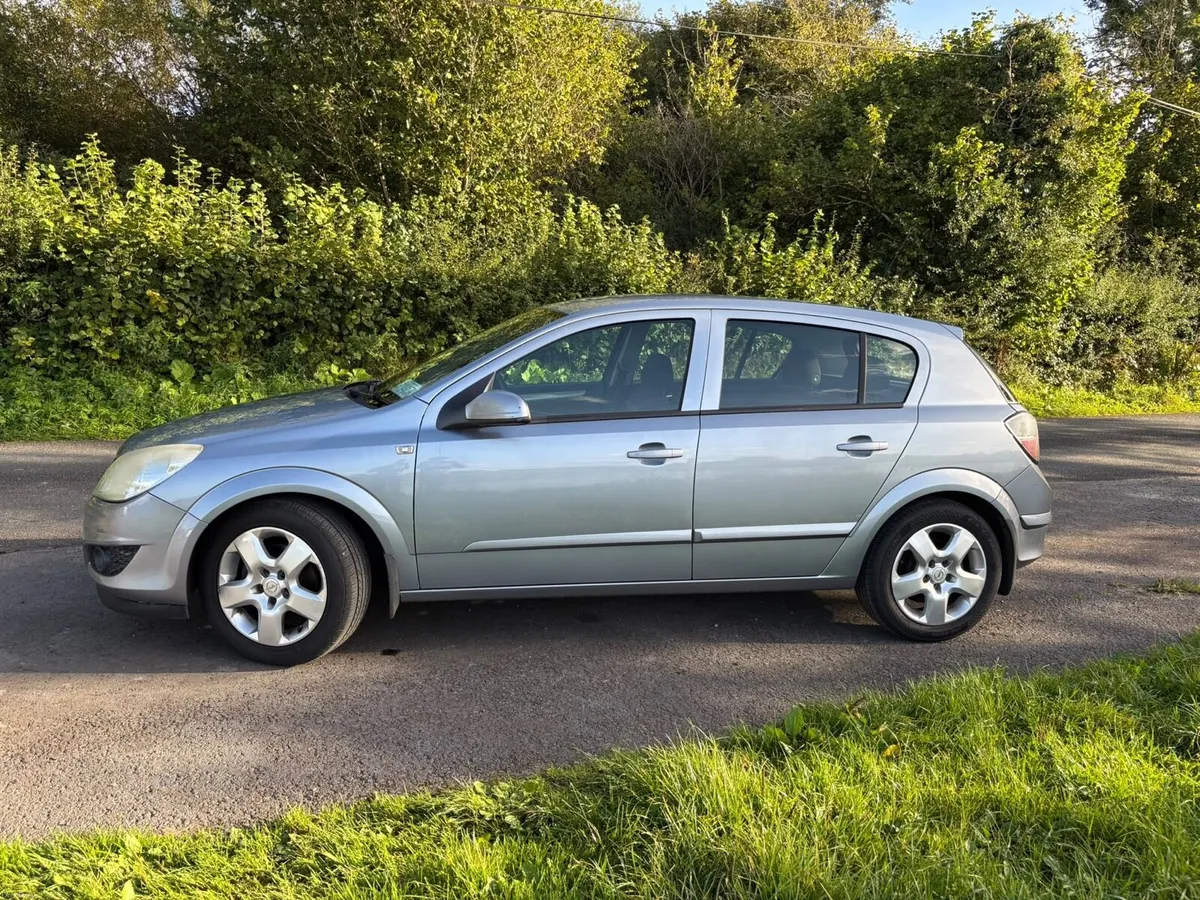 Opel Astra 1.4 petrol - Image 1