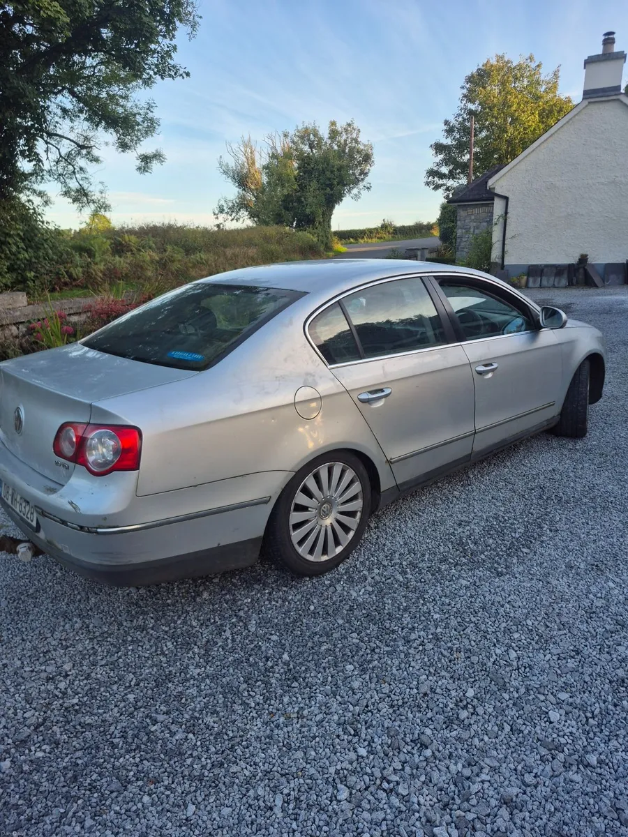 Volkswagen Passat 2008 - Image 2