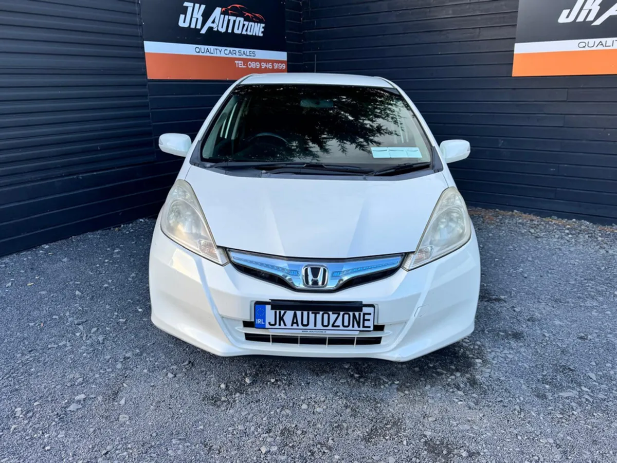 Honda Fit GP1 CVT HYBRID 5DR AUTO DAA-GP1 - Image 2