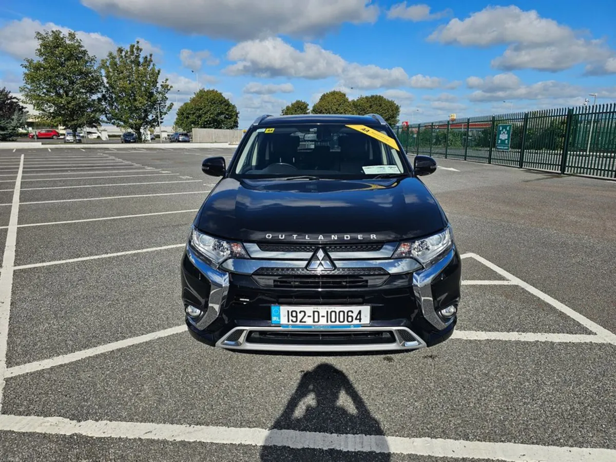 Mitsubishi Outlander PLUG IN HYBRID, INTENSE MODEL - Image 6