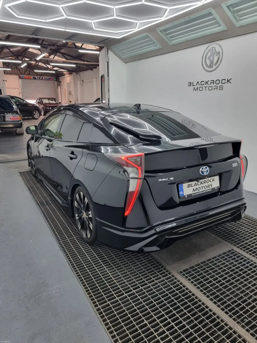 Toyota Prius 2016 G Tune - Image 5
