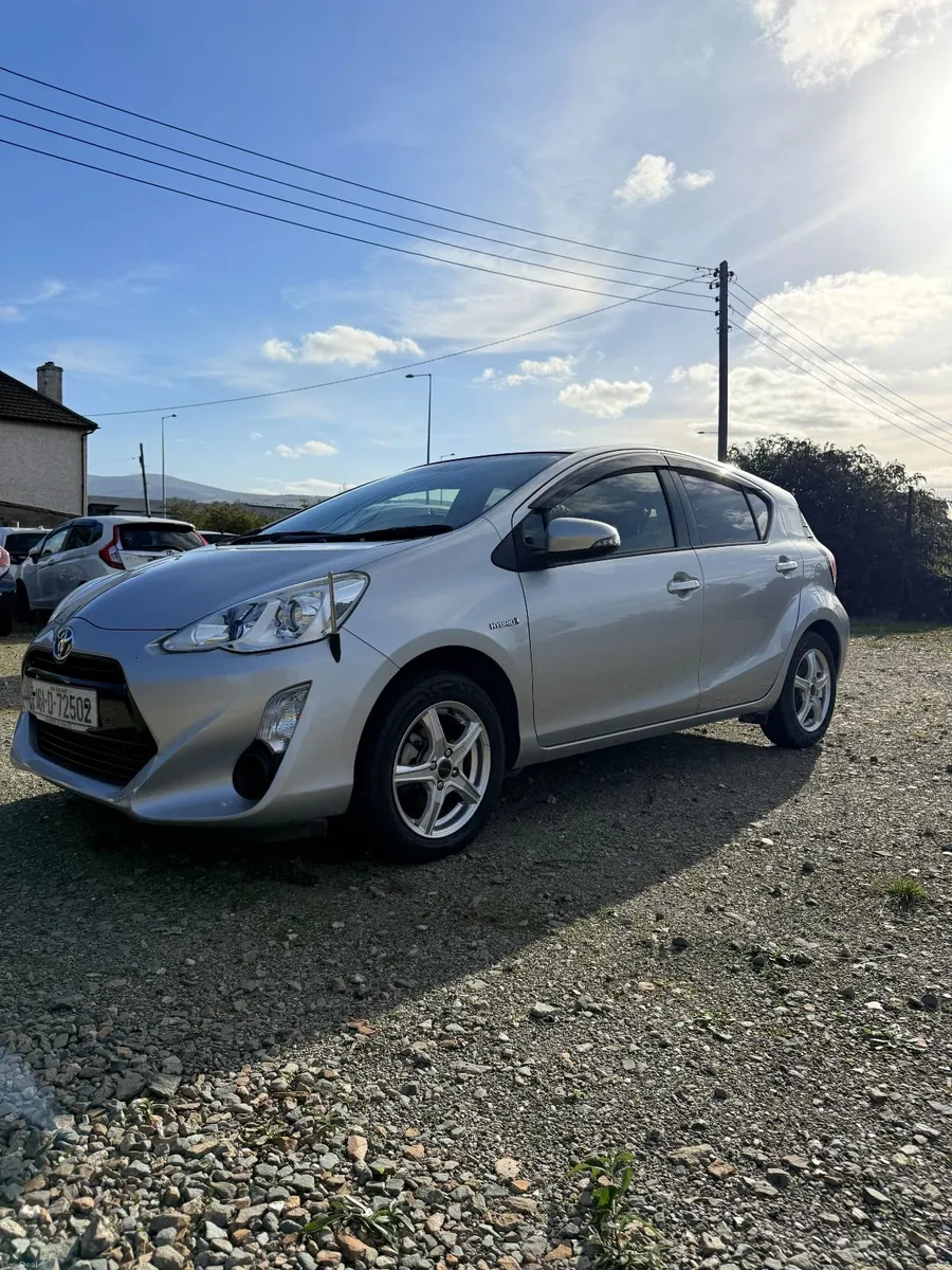 Toyota Aqua 1.5 Hybrid Automatic – Silver - Image 4