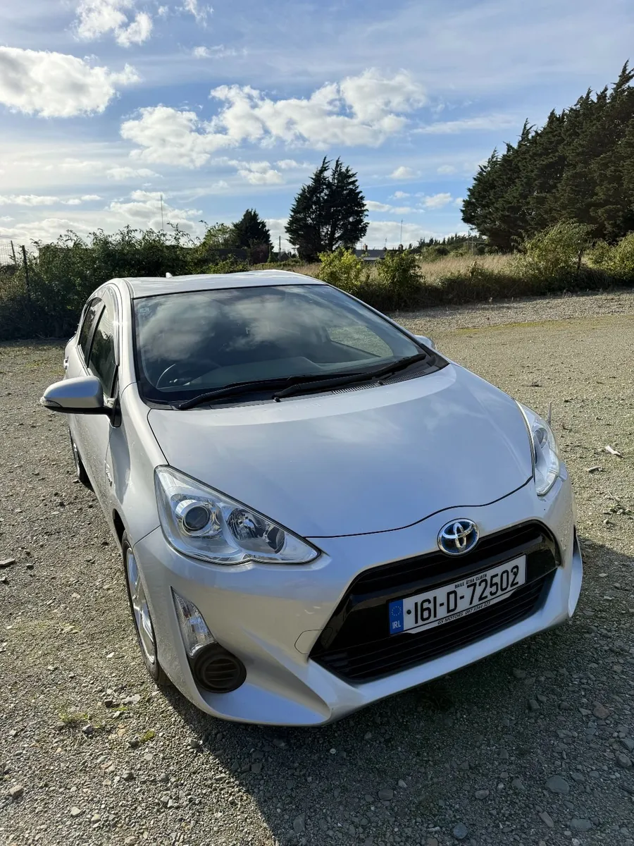 Toyota Aqua 1.5 Hybrid Automatic – Silver - Image 2
