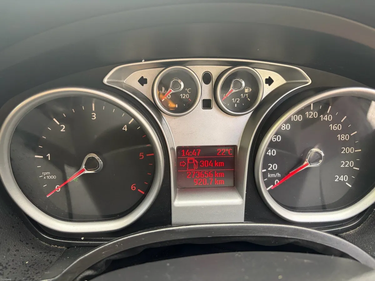 Ford Focus GHIA 1.8 Diesel - Image 2