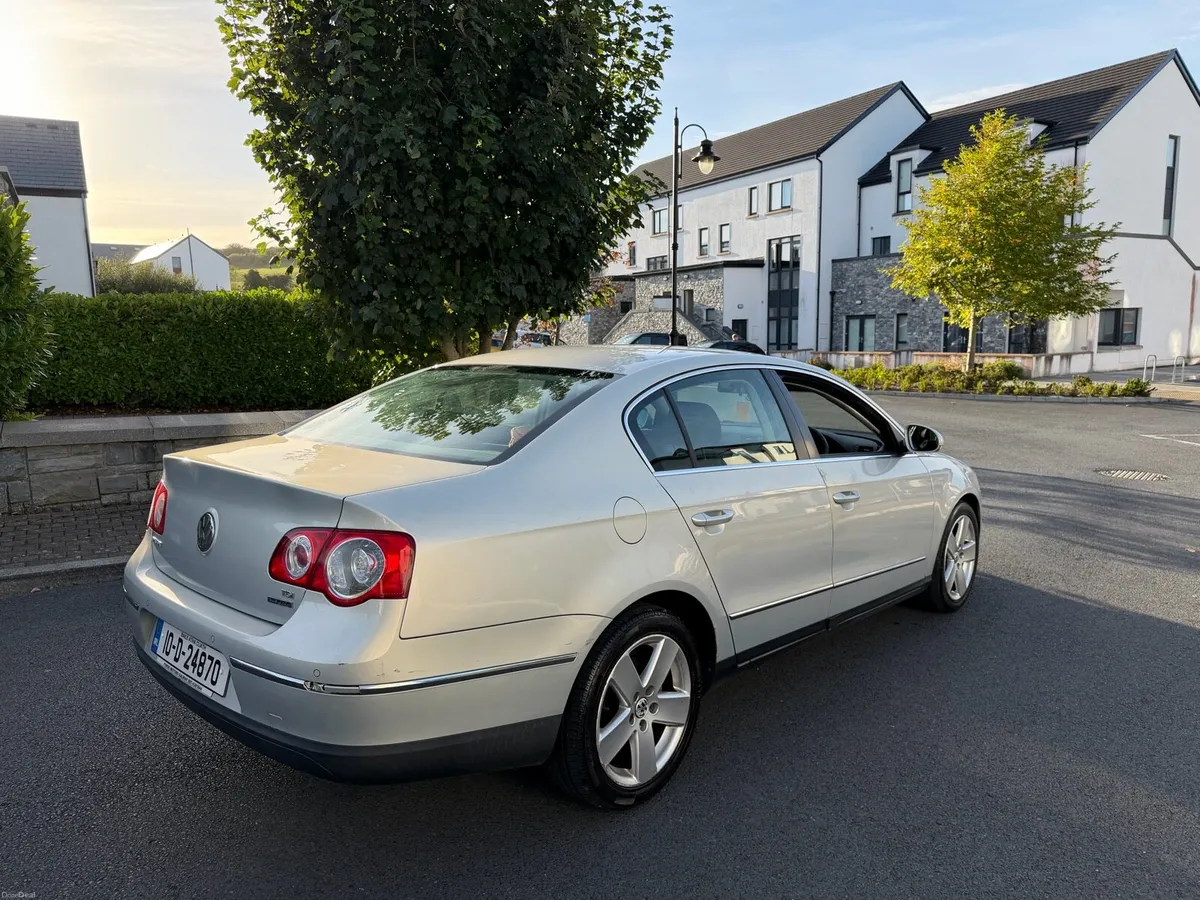 VOLKSWAGEN PASSAT 1.6 TDI 2010 - Image 5