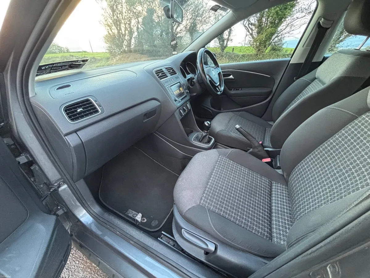 Volkswagen Polo 2015 - Image 4