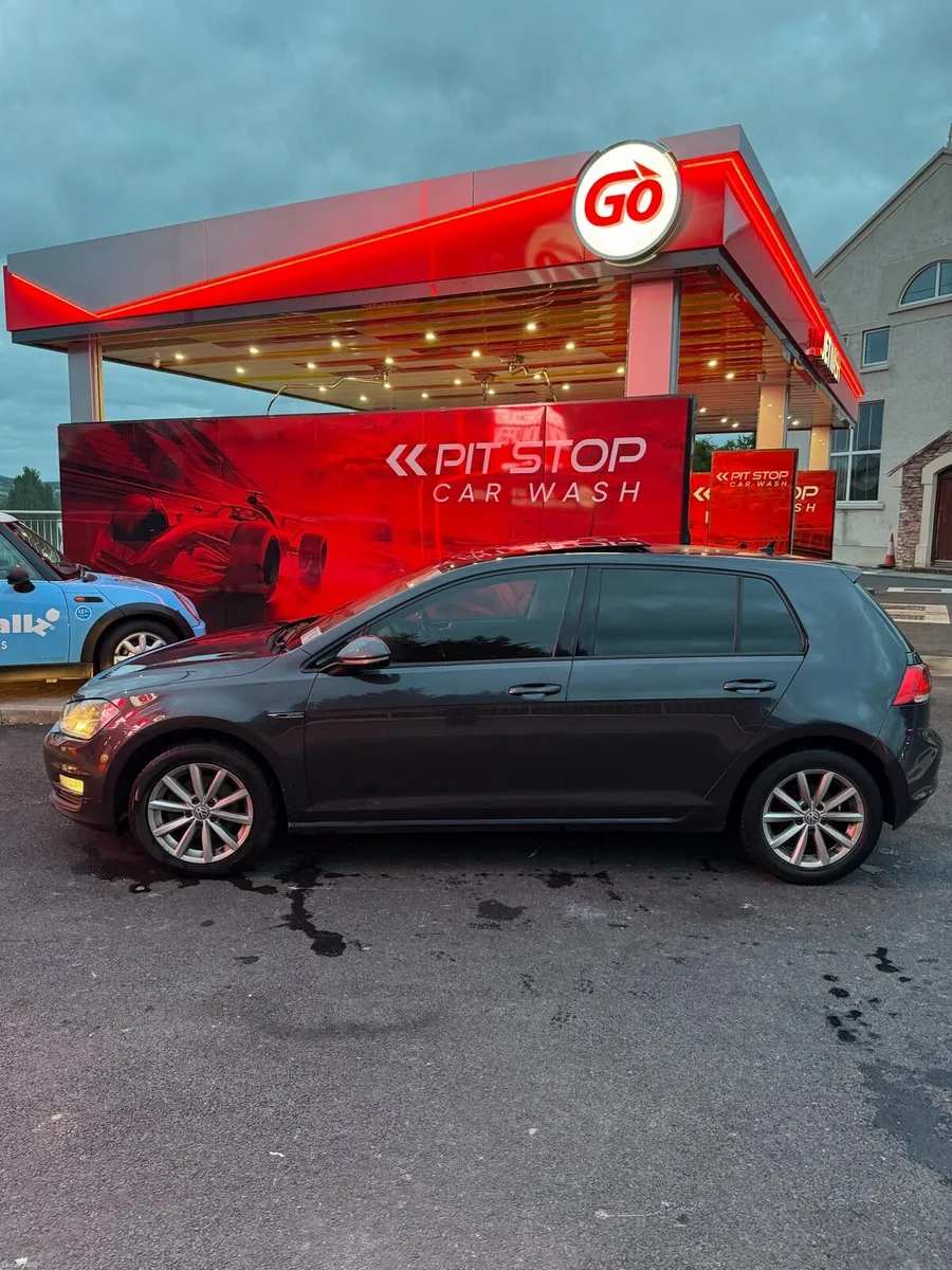 Volkswagen Golf 2016 1.6 TDI Lounge - Image 3