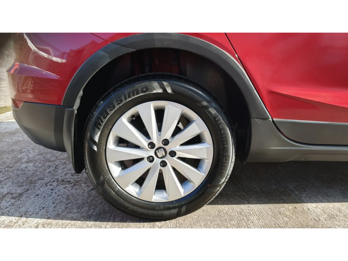 SEAT Arona SE 1.0TSI 115BHP- LOW MILEAGE-A/C- ALLO - Image 5