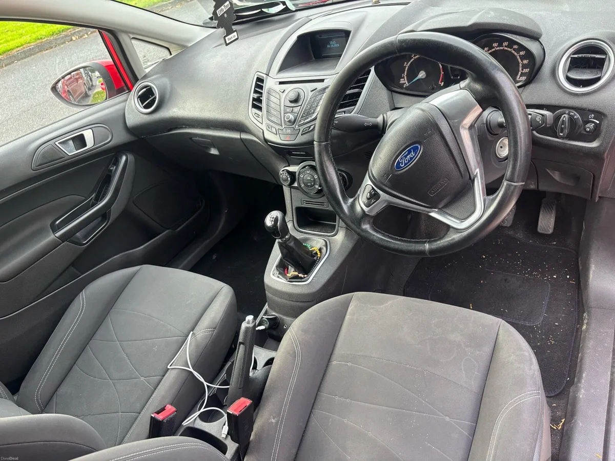 Ford fiesta - Image 4