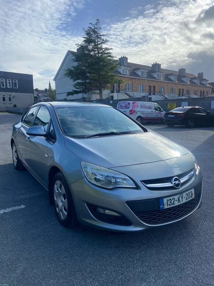 🚗 OPEL ASTRA S 1.4 – ( tax to 11-26 ) - Image 1