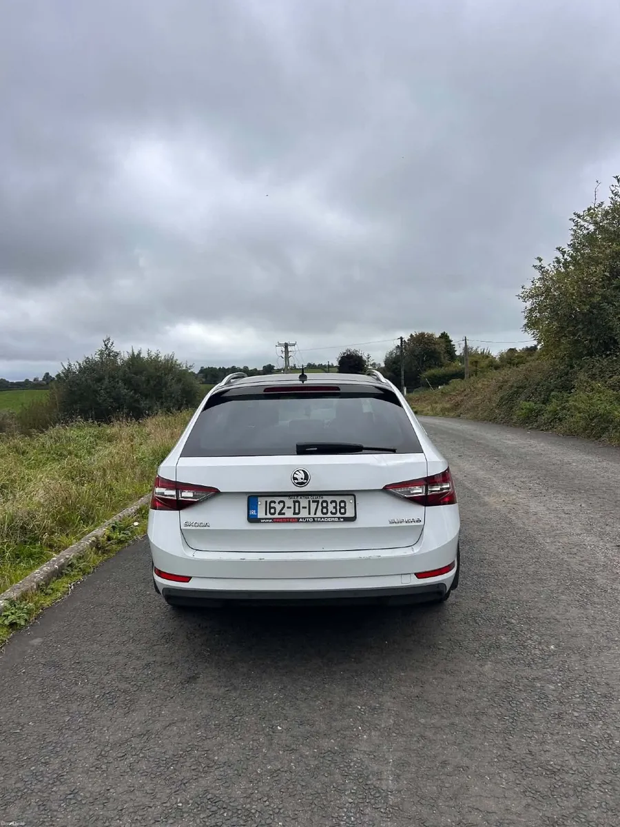 Skoda Superb 2016 - Image 5