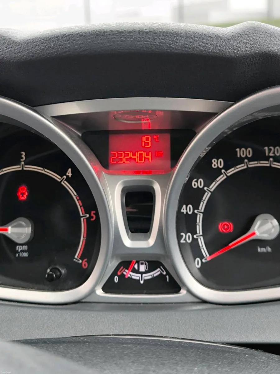 2011 ford fiesta - Image 3