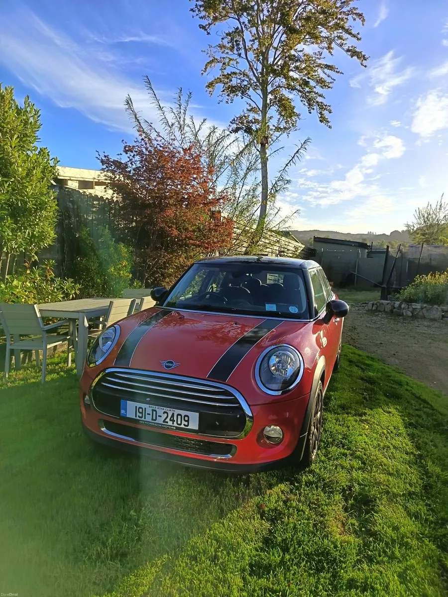 Mini Cooper 2019 - Image 1