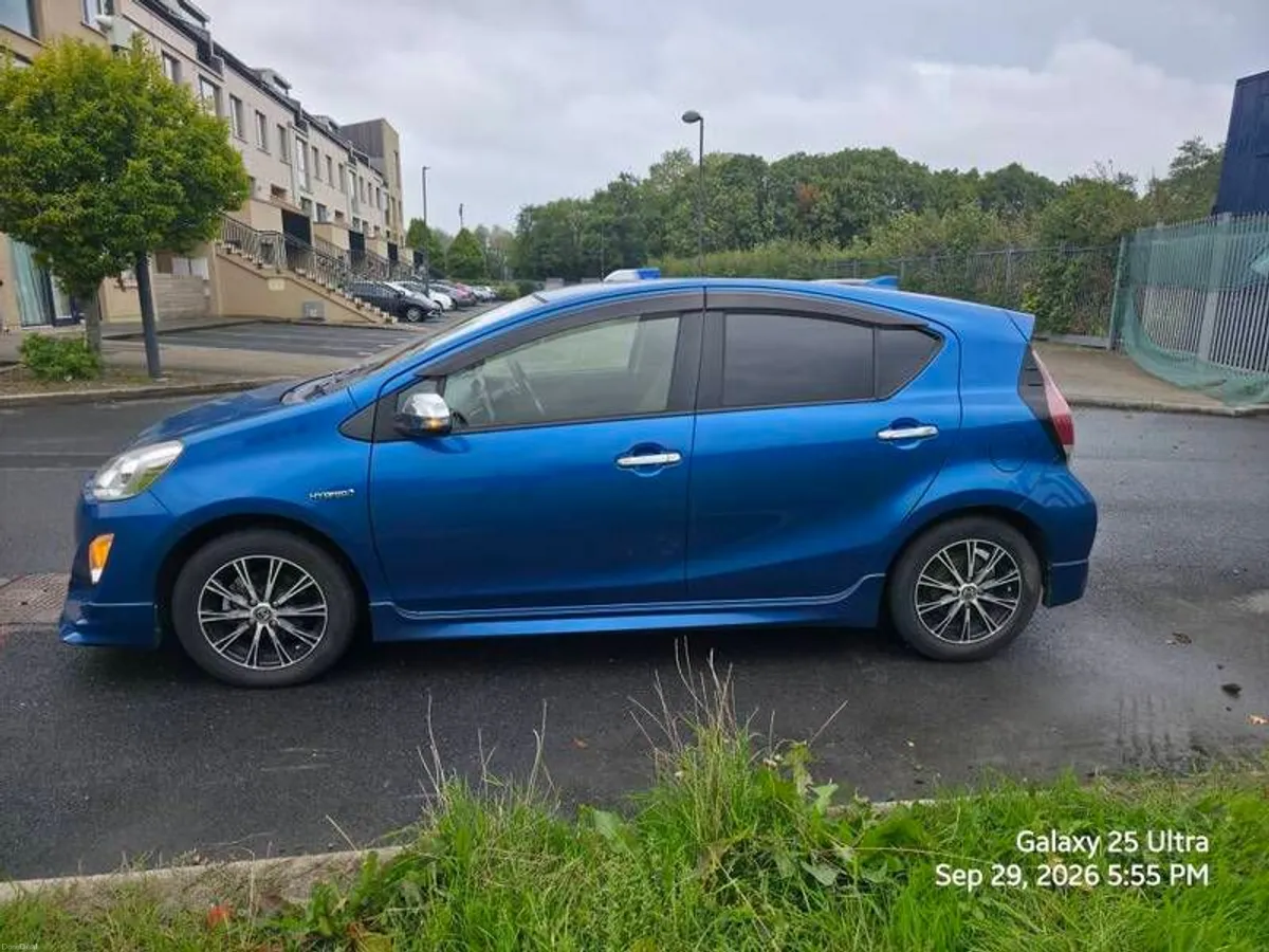 2015 Toyota Aqua - Image 6