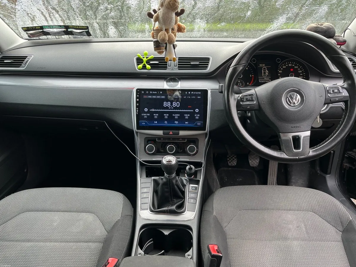 Volkswagen Passat 2011 - Image 5
