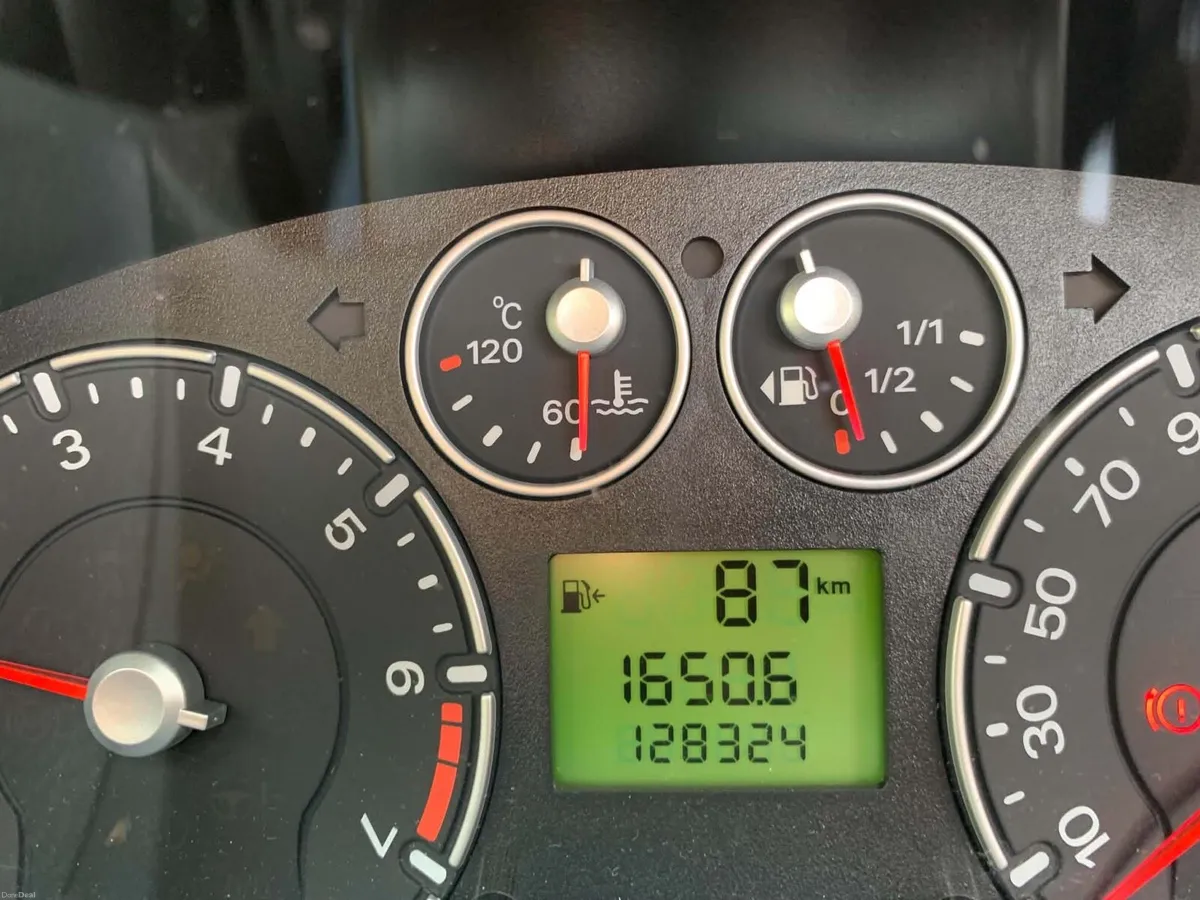 Car - Image 5