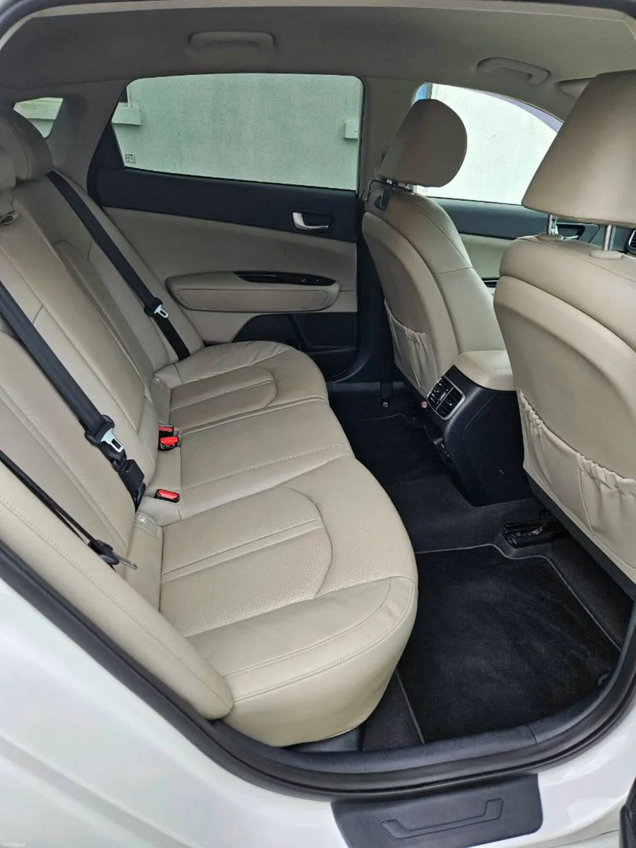 Car - Image 2