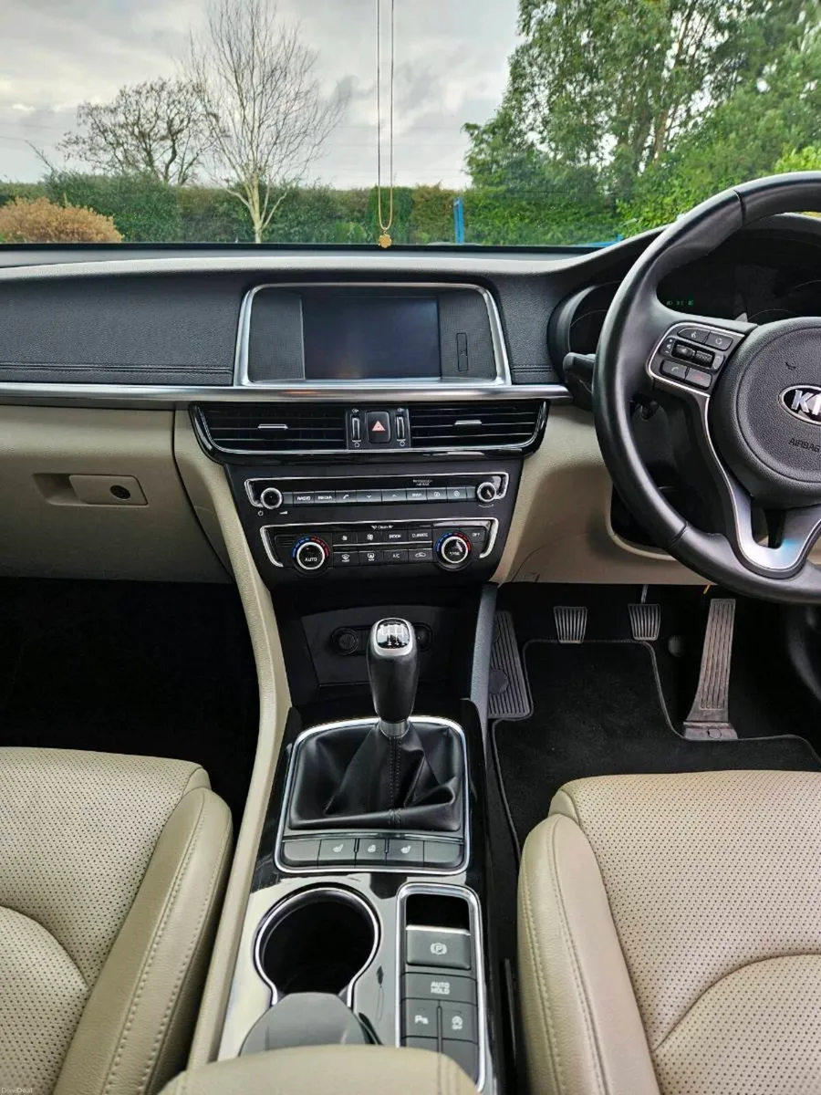 Car - Image 4