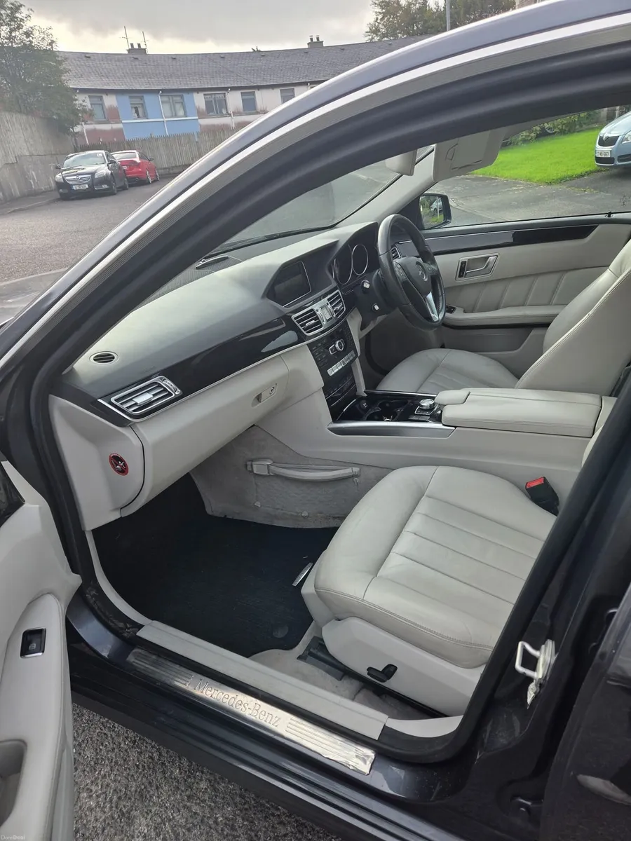 Mercedes-Benz E-Class 2014 - Image 5