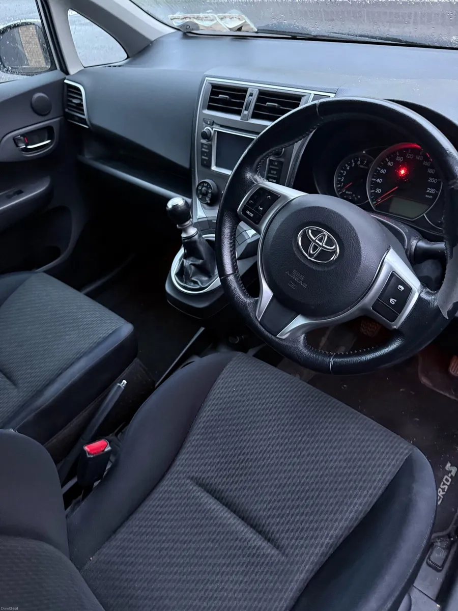 2012 Toyota Verso-S Luna D-4D - Image 6