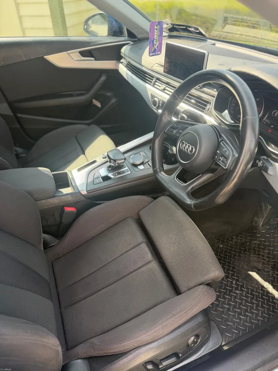 Audi A4 Ultra Sport 2.0 TDI 190BHP - Image 6