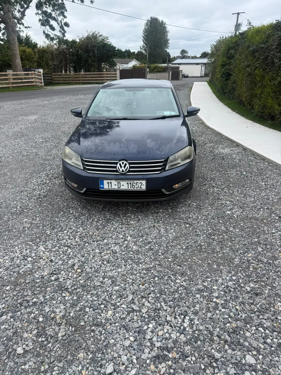 2011 Volkswagen Passat - Image 1