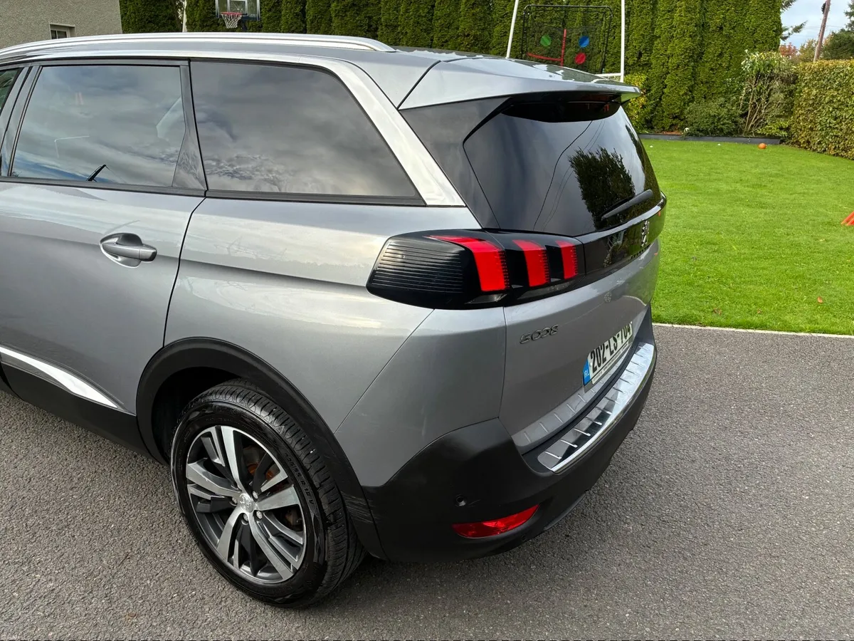 Peugeot 5008 7 seater - Image 5
