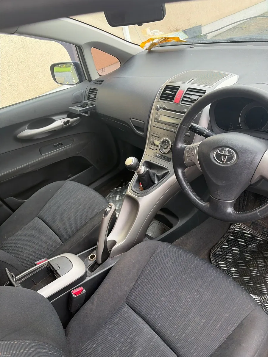 Car - Image 2
