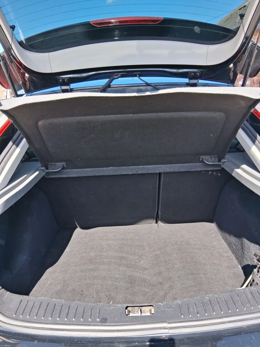 Ford Focus 2011 - Image 3